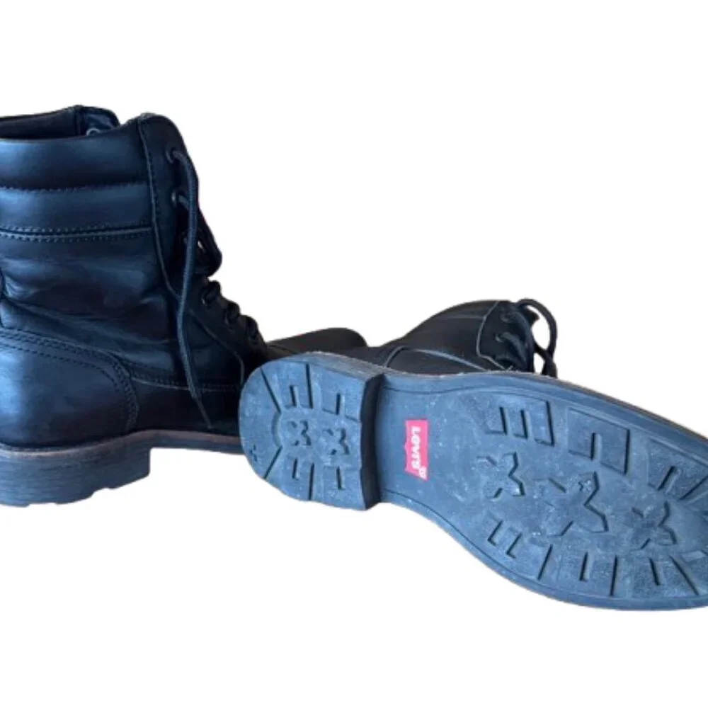 SALE: Levi's® Men's Combat Boots Size 8 - NWOT (MSHS001)
